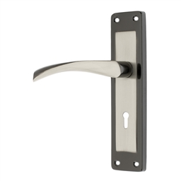 M7E20 - 3 Lever Lockset Nana 8"